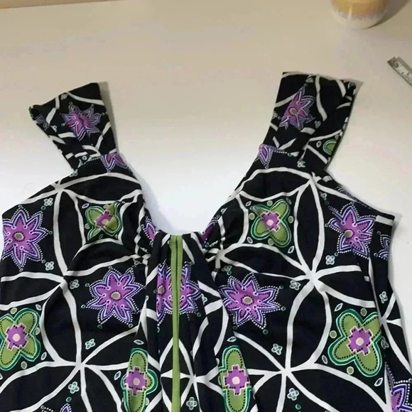 Maggy London summer dress, purple and  green, jersey knit, lightweight - Picture 8 of 9